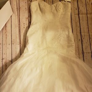 Ivory wedding dress